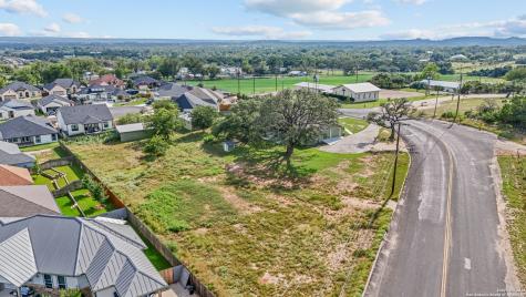 224 W Lower Crabapple Fredericksburg TX 78624