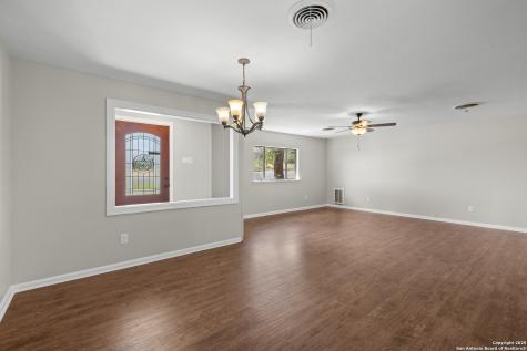 224 W Lower Crabapple Fredericksburg TX 78624