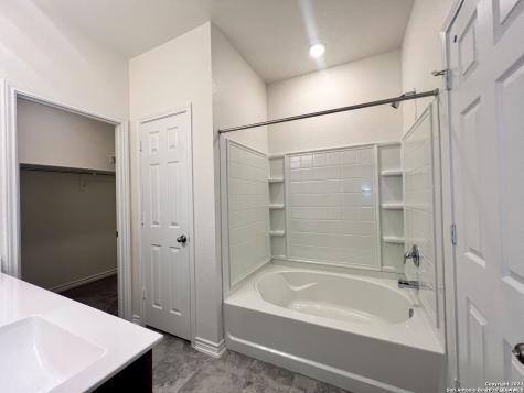 4555 Whispering Oak New Braunfels TX 78130