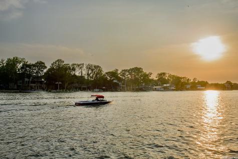 523 Woodlake Drive Mcqueeney TX 78123