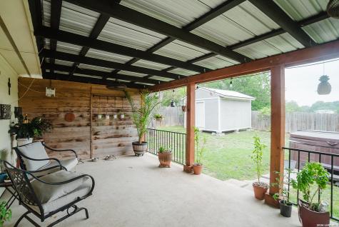 523 Woodlake Drive Mcqueeney TX 78123