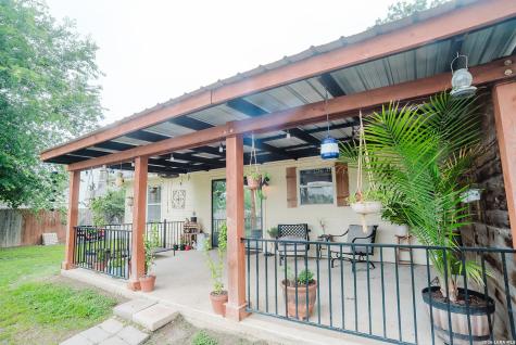 523 Woodlake Drive Mcqueeney TX 78123