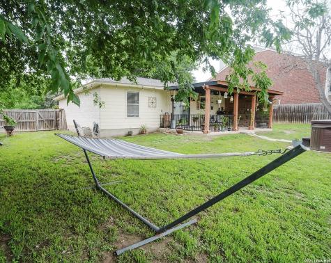 523 Woodlake Drive Mcqueeney TX 78123