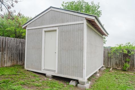523 Woodlake Drive Mcqueeney TX 78123