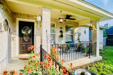 523 Woodlake Drive Mcqueeney TX 78123