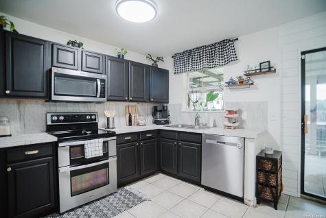 523 Woodlake Drive Mcqueeney TX 78123