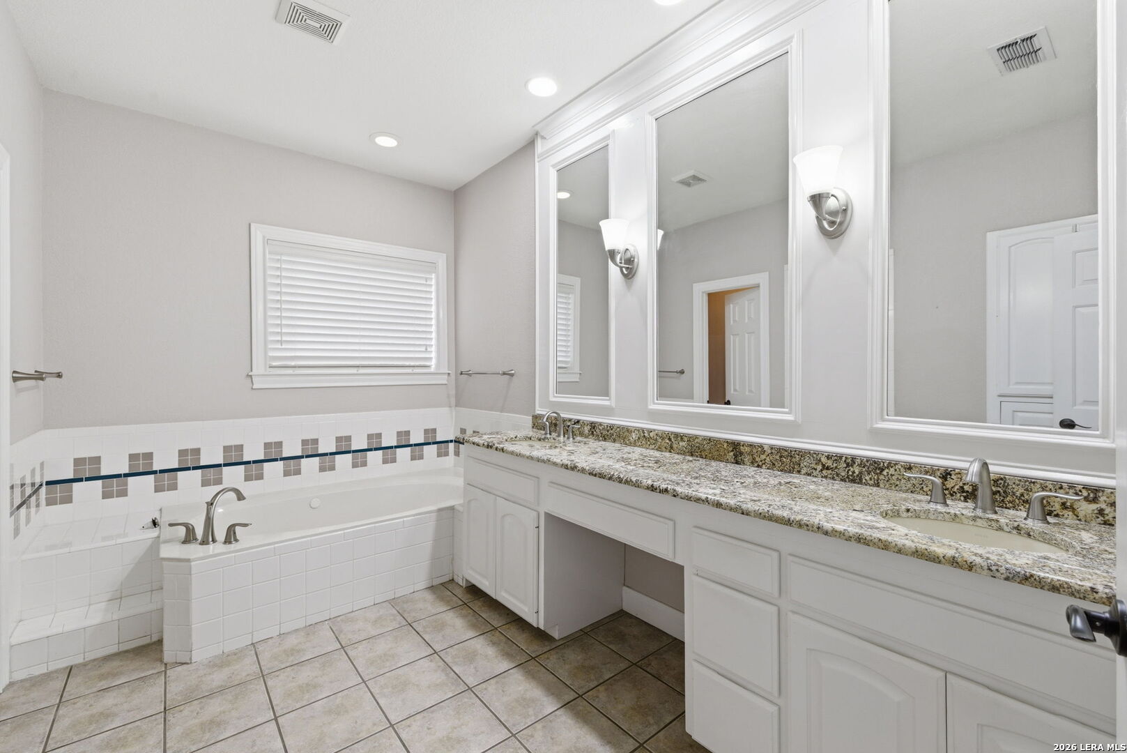 3 Sherborne Wood San Antonio TX 78218