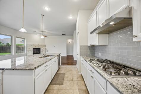 627 Ridgeglen Drive New Braunfels TX 78130