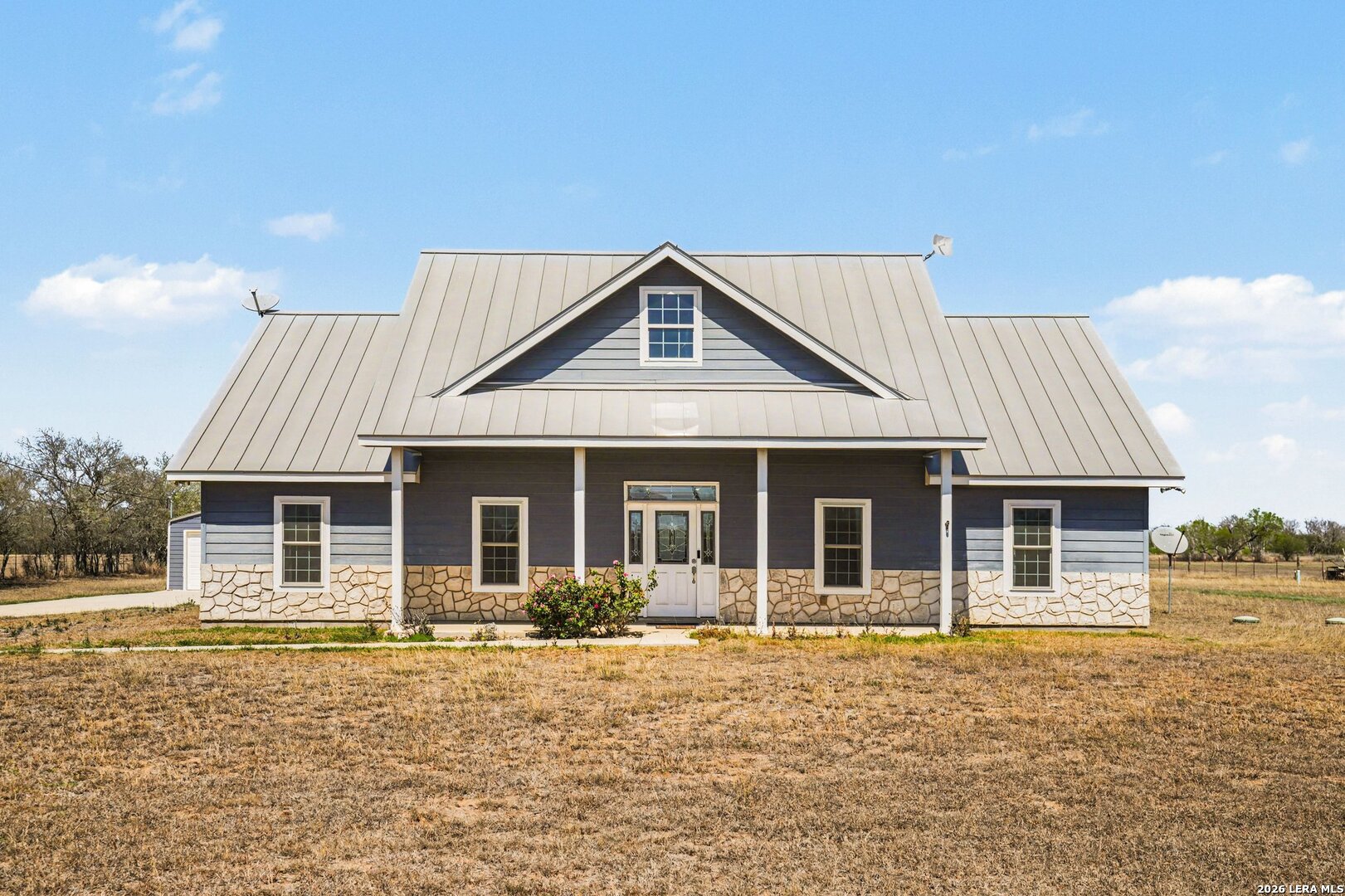 1005 County Road 678 Natalia TX 78059