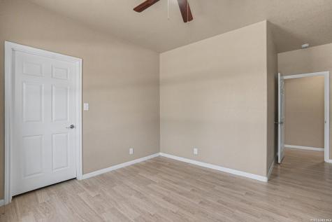 1005 County Road 678 Natalia TX 78059