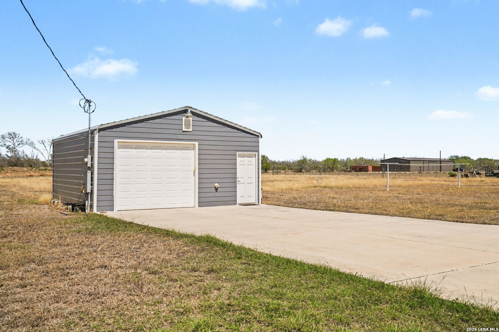 1005 County Road 678 Natalia TX 78059