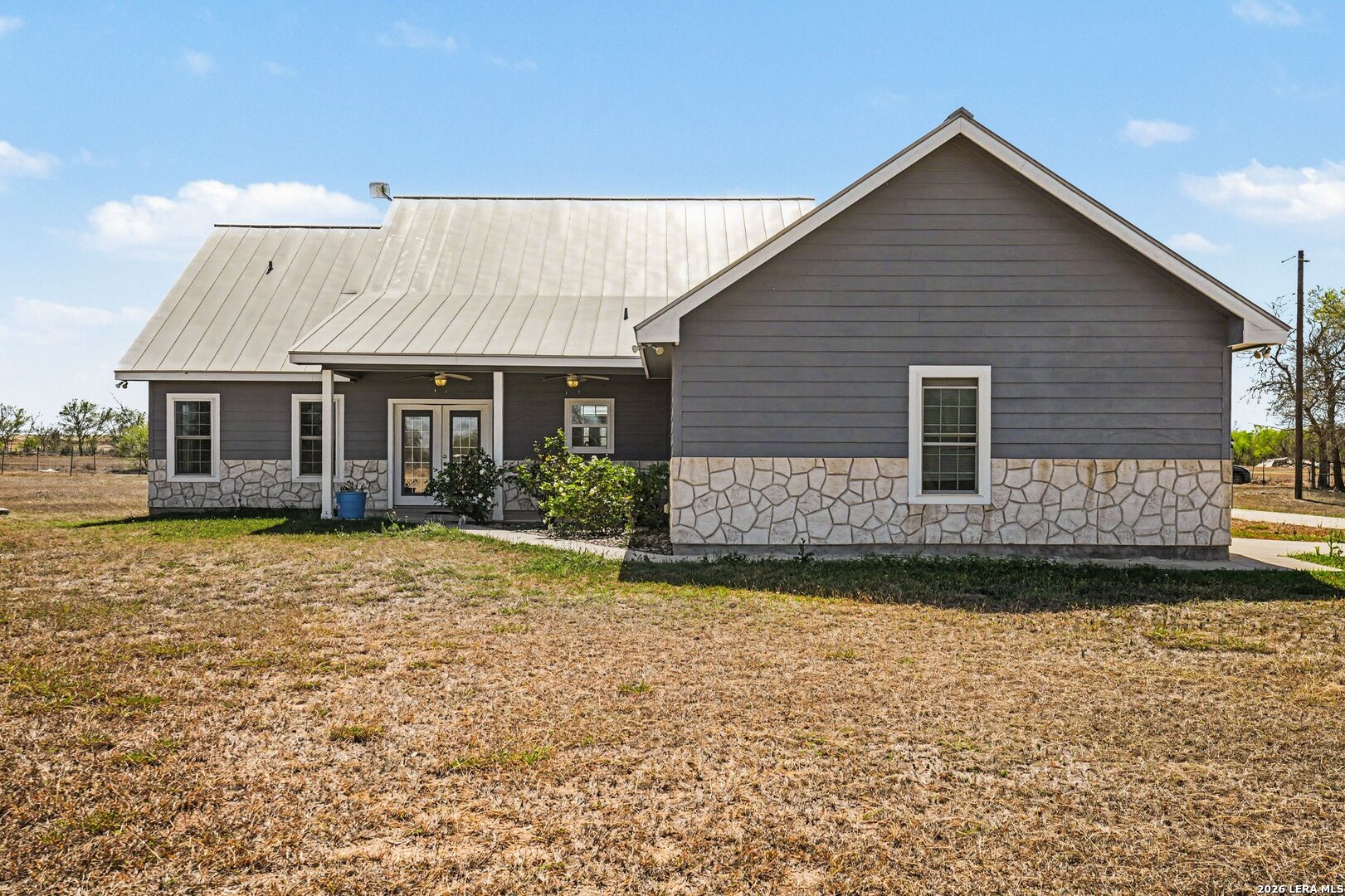 1005 County Road 678 Natalia TX 78059