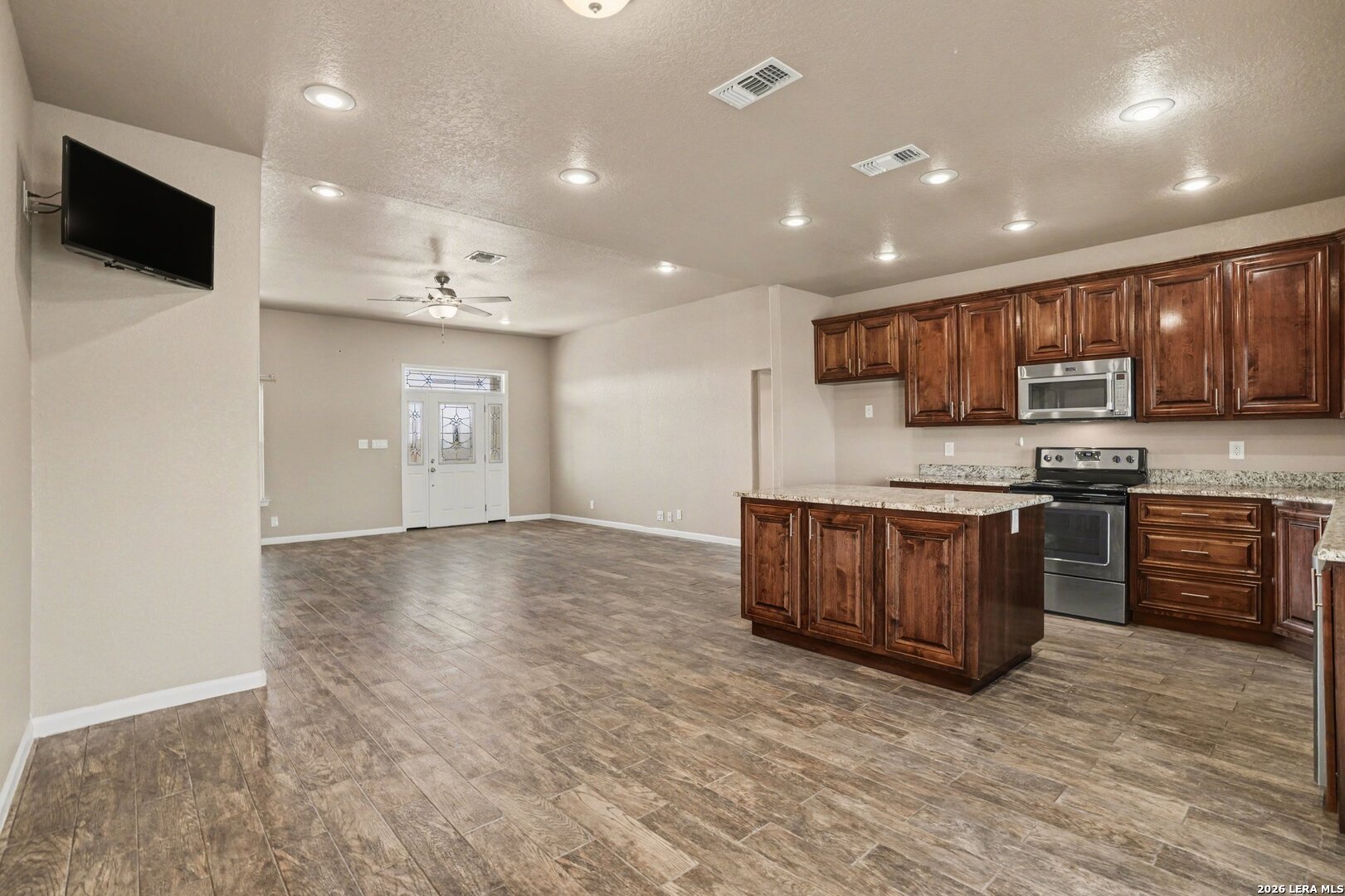 1005 County Road 678 Natalia TX 78059