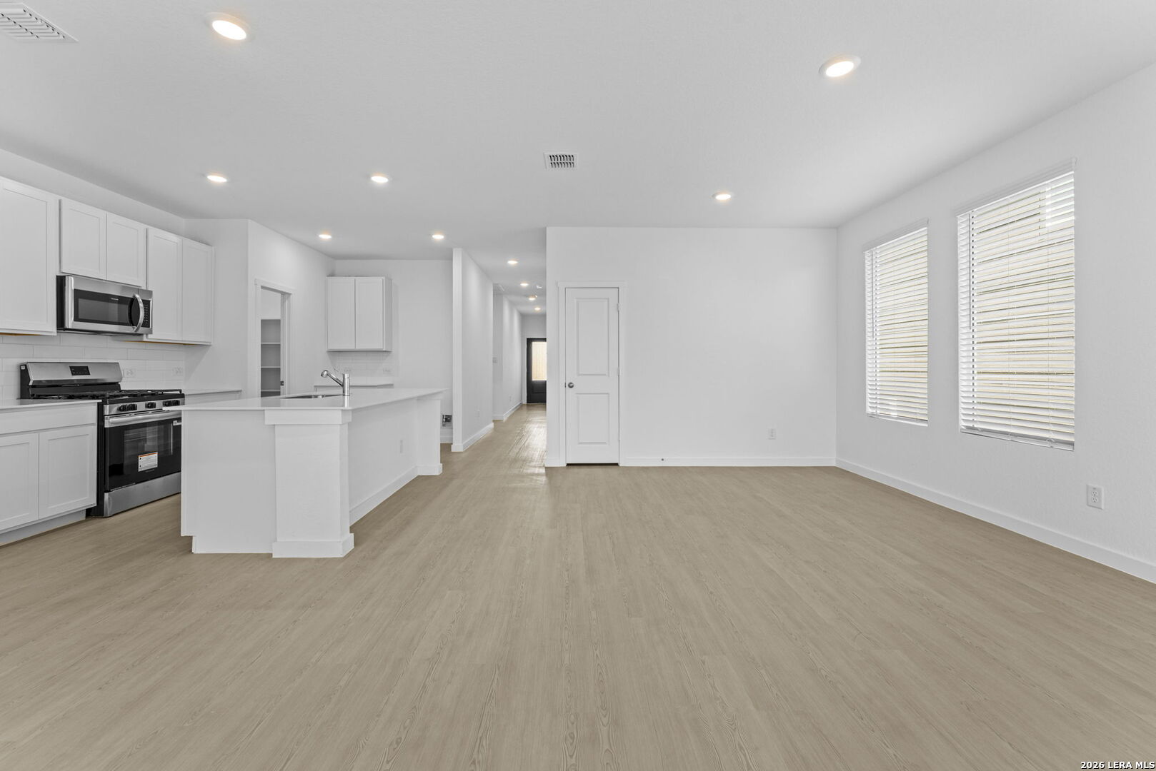6514 Titan Park Converse TX 78109