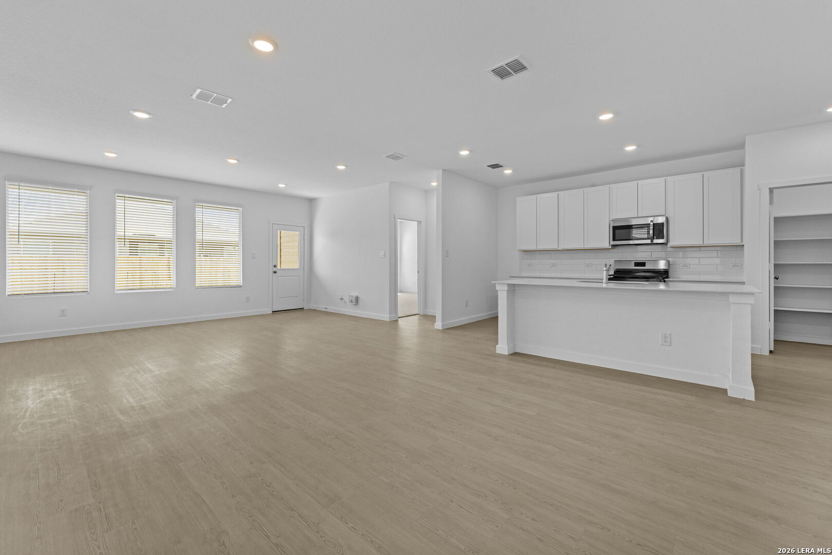 6514 Titan Park Converse TX 78109