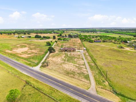 15820 Fm 539 La Vernia TX 78121