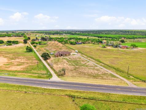 15820 Fm 539 La Vernia TX 78121