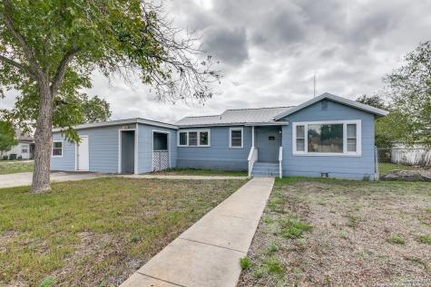 518 E Main Avenue Karnes City TX 78118