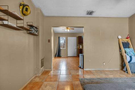 5858 Castle Hunt San Antonio TX 78218