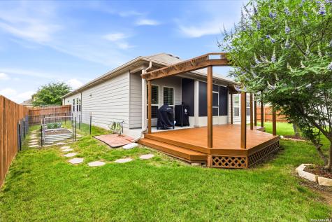 4547 Meadow Green Schertz TX 78108