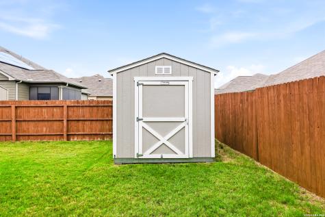 4547 Meadow Green Schertz TX 78108