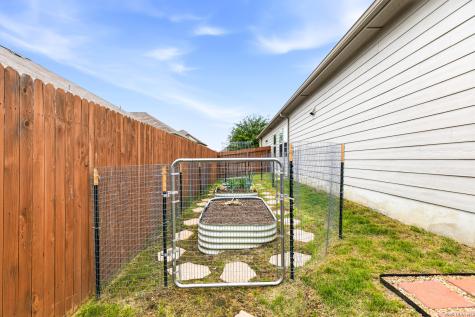 4547 Meadow Green Schertz TX 78108