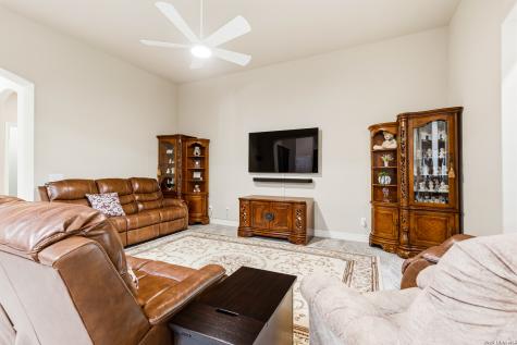 4547 Meadow Green Schertz TX 78108