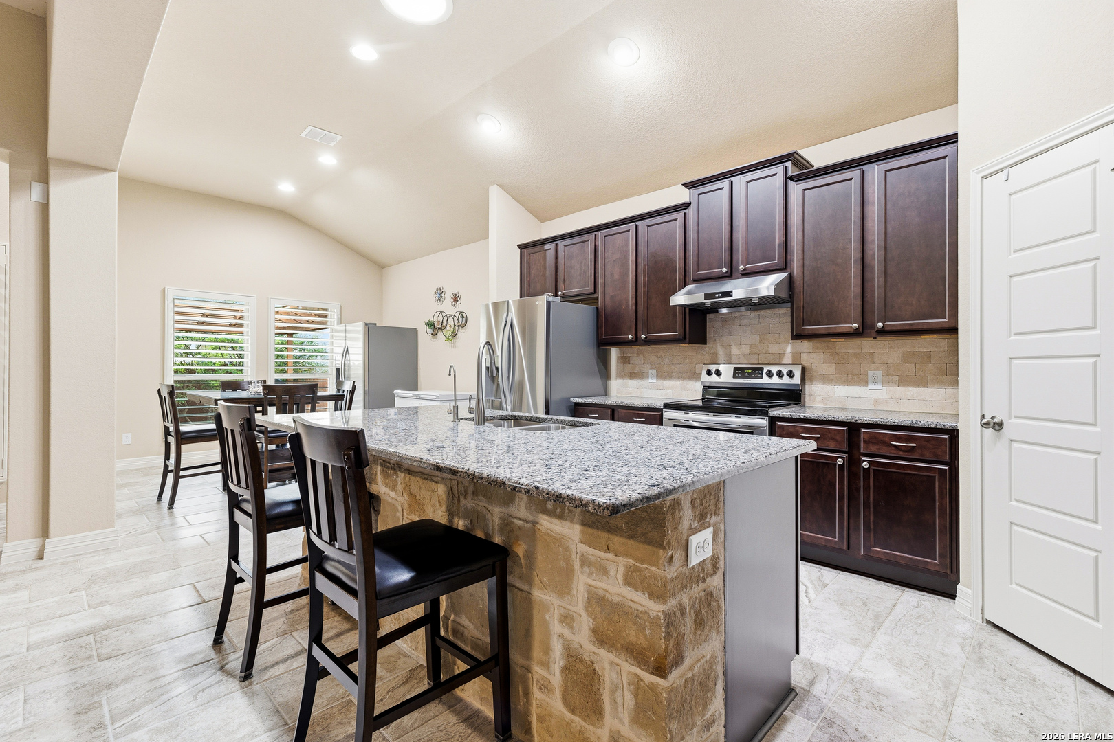 4547 Meadow Green Schertz TX 78108