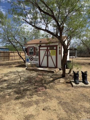 279 Mesquite Street Carrizo Springs TX 78834