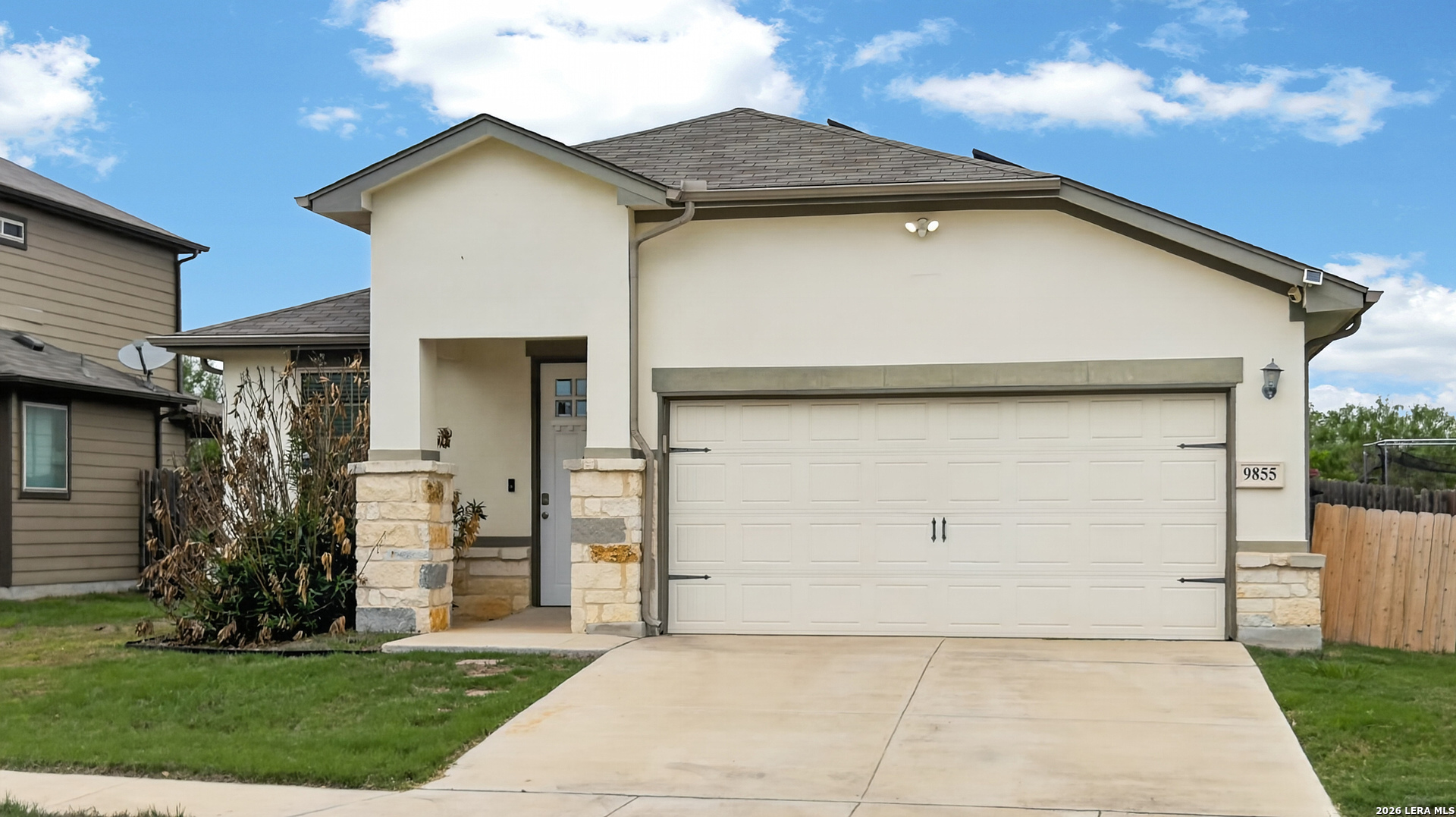 9855 Red Iron Creek Converse TX 78109