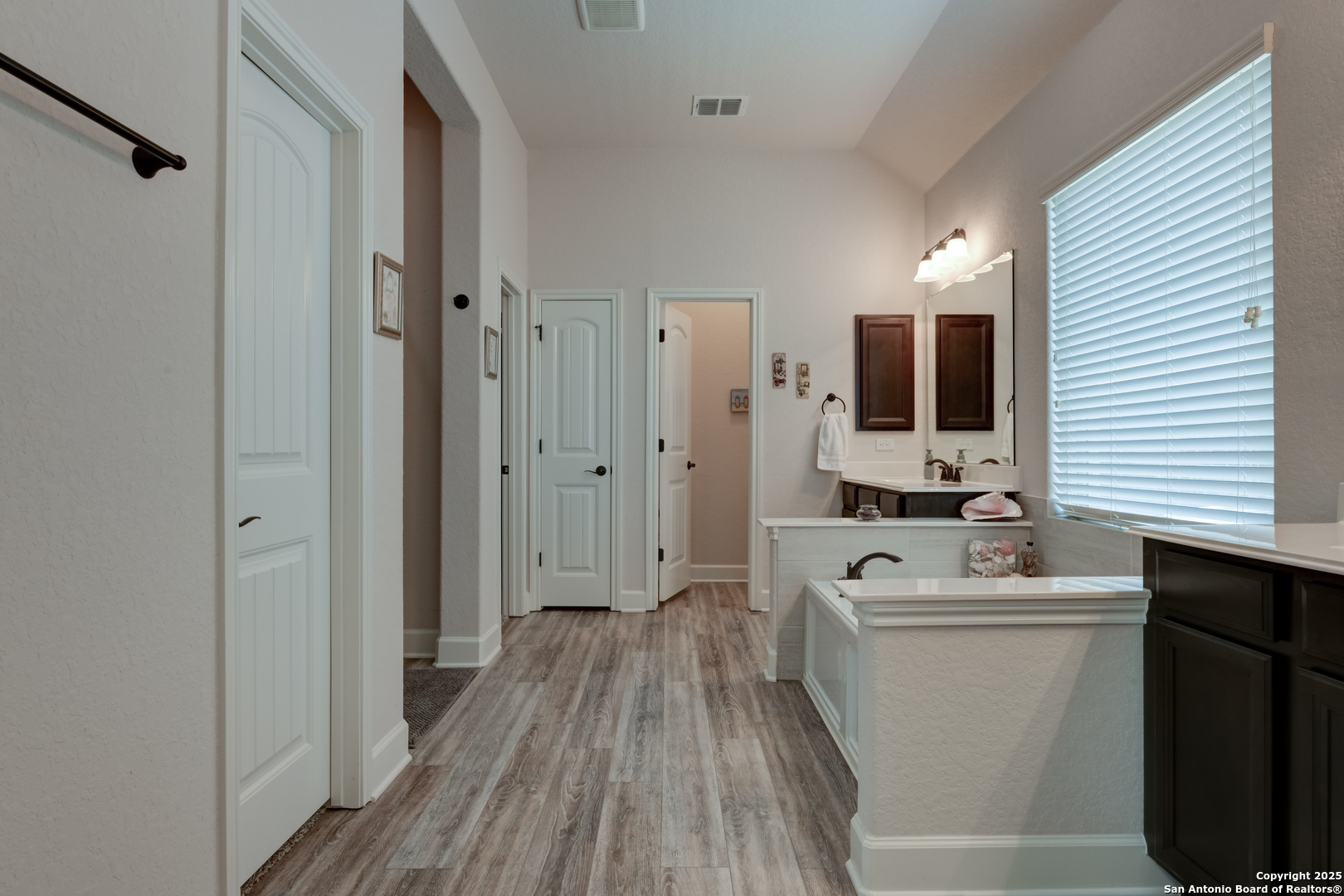 28914 Throssel Lane San Antonio TX 78260