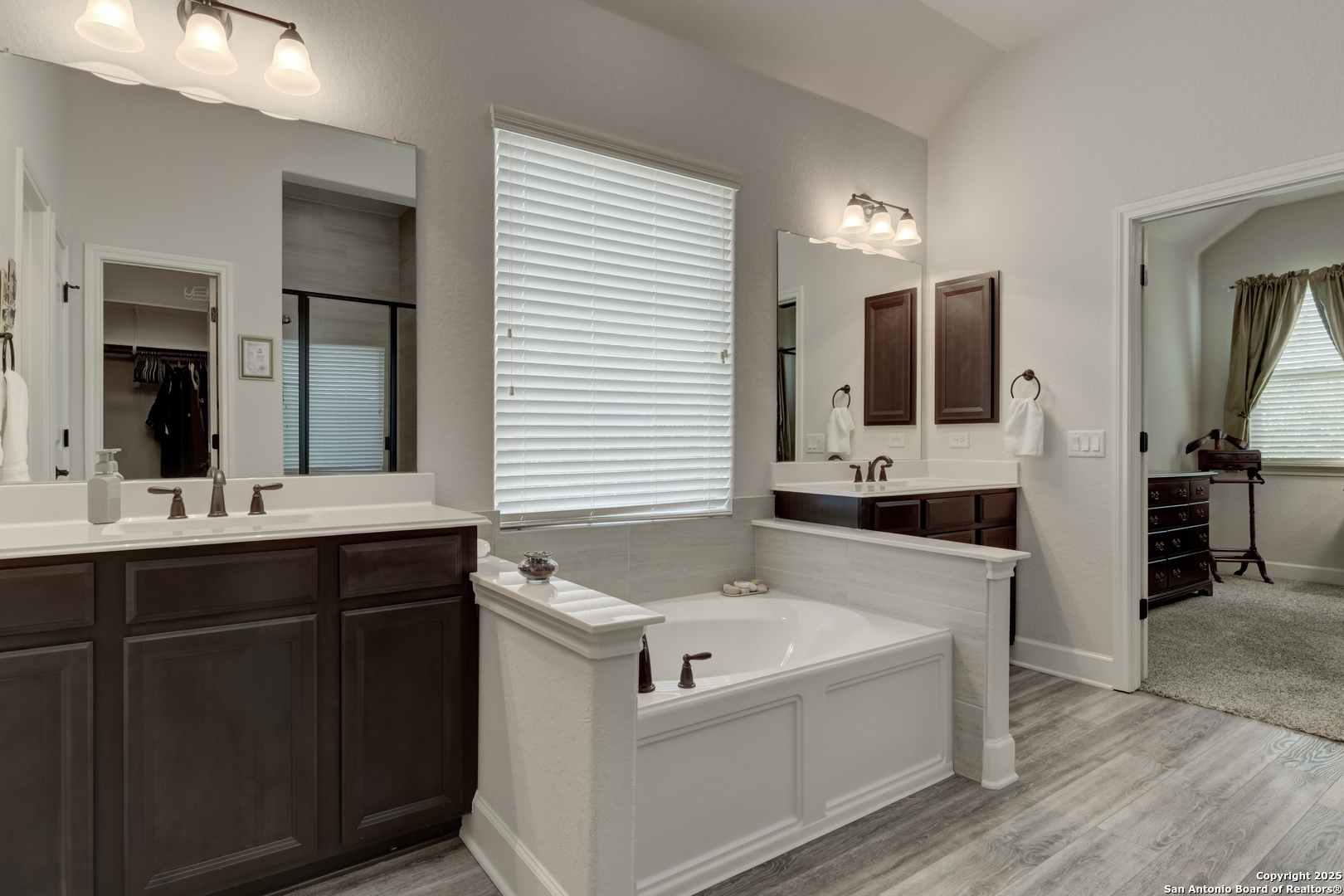28914 Throssel Lane San Antonio TX 78260