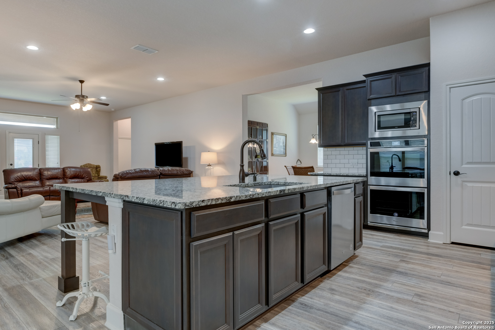 28914 Throssel Lane San Antonio TX 78260