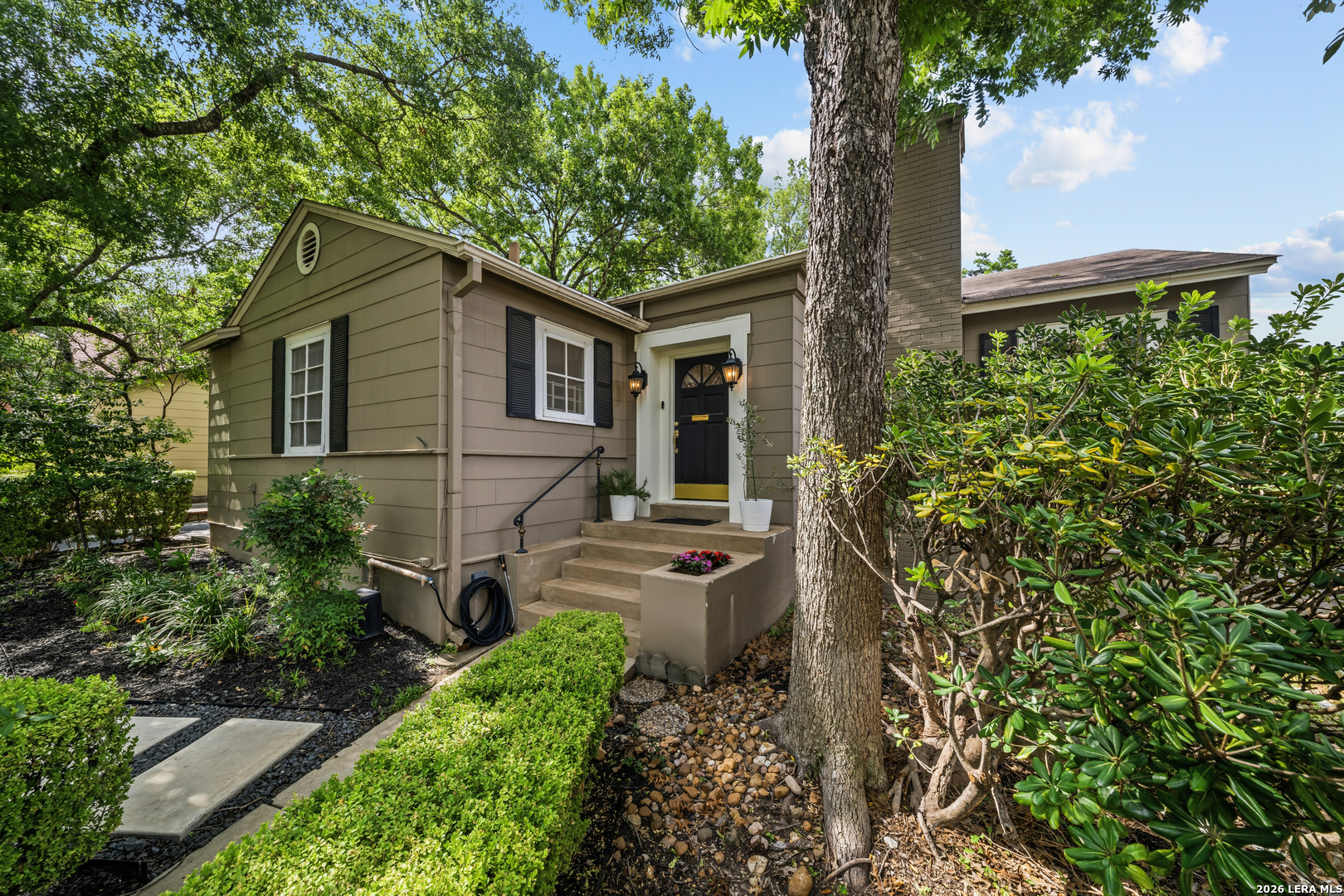 330 W Agarita Avenue San Antonio TX 78212