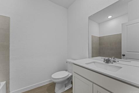 4987 Mission Tejas Road Marion TX 78124
