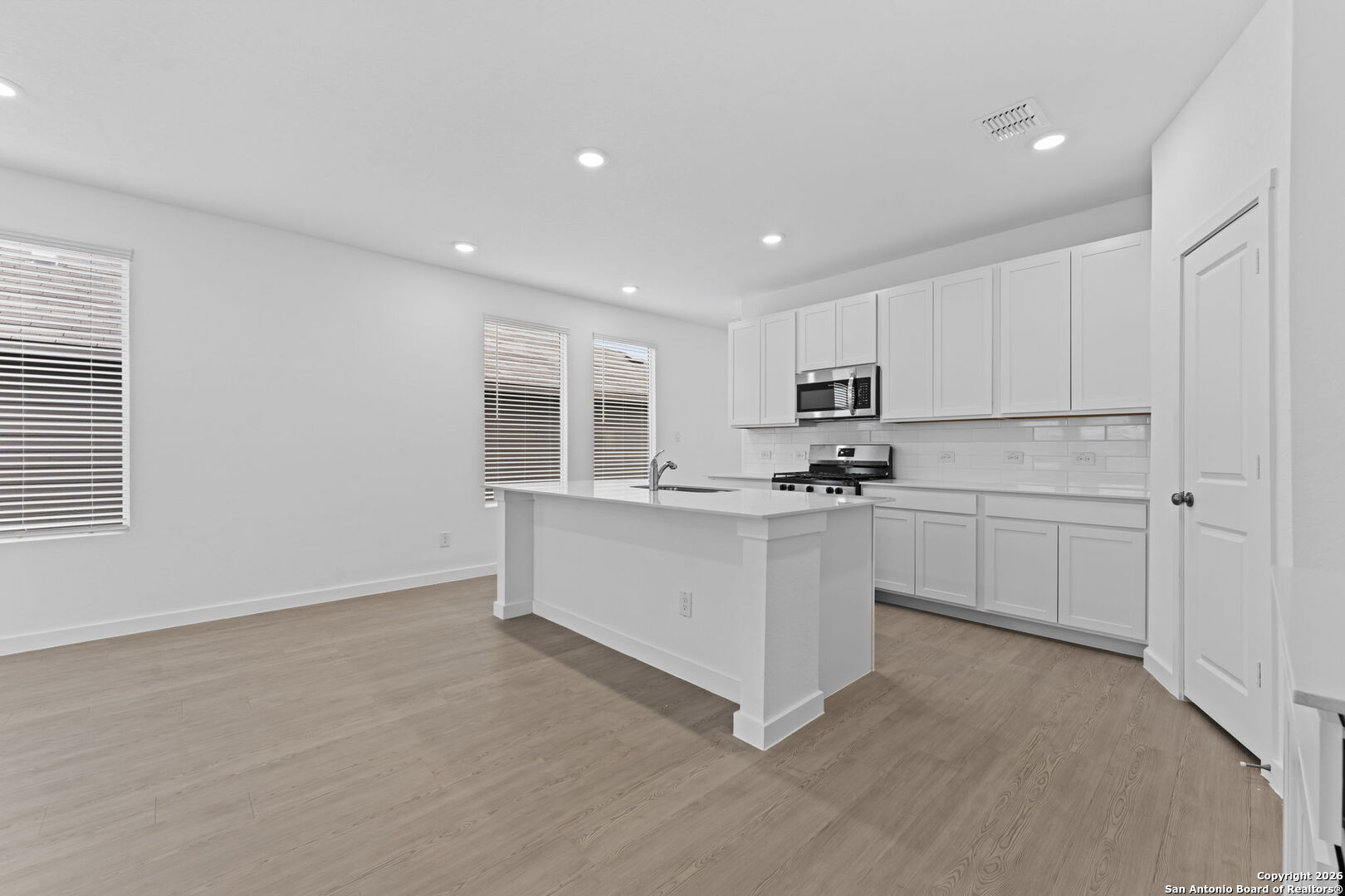6623 Titan Park Converse TX 78109