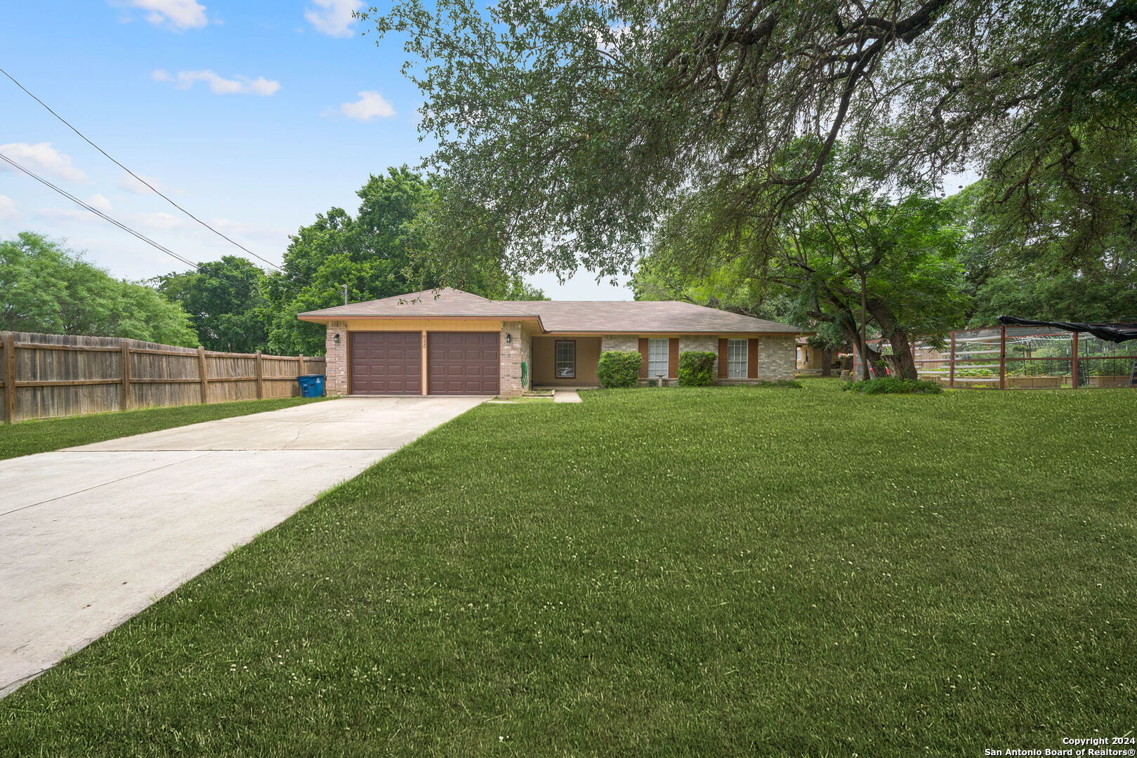 8220 Woodcliff Boulevard Selma TX 78154