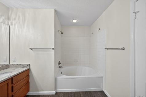 8614 Running Quail San Antonio TX 78250