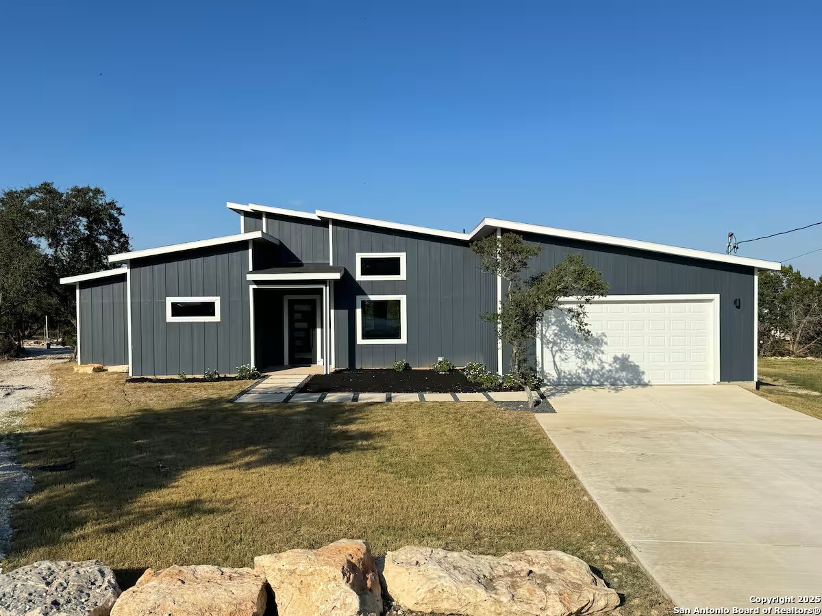 1652 Rimrock Spring Branch TX 78070
