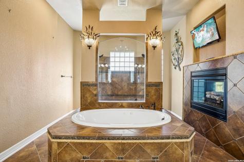 21411 Liguria Drive Garden Ridge TX 78266