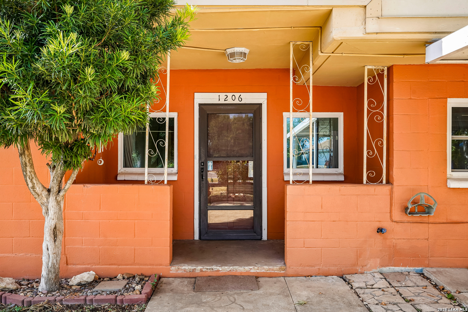 1206 W Villaret Boulevard San Antonio TX 78224