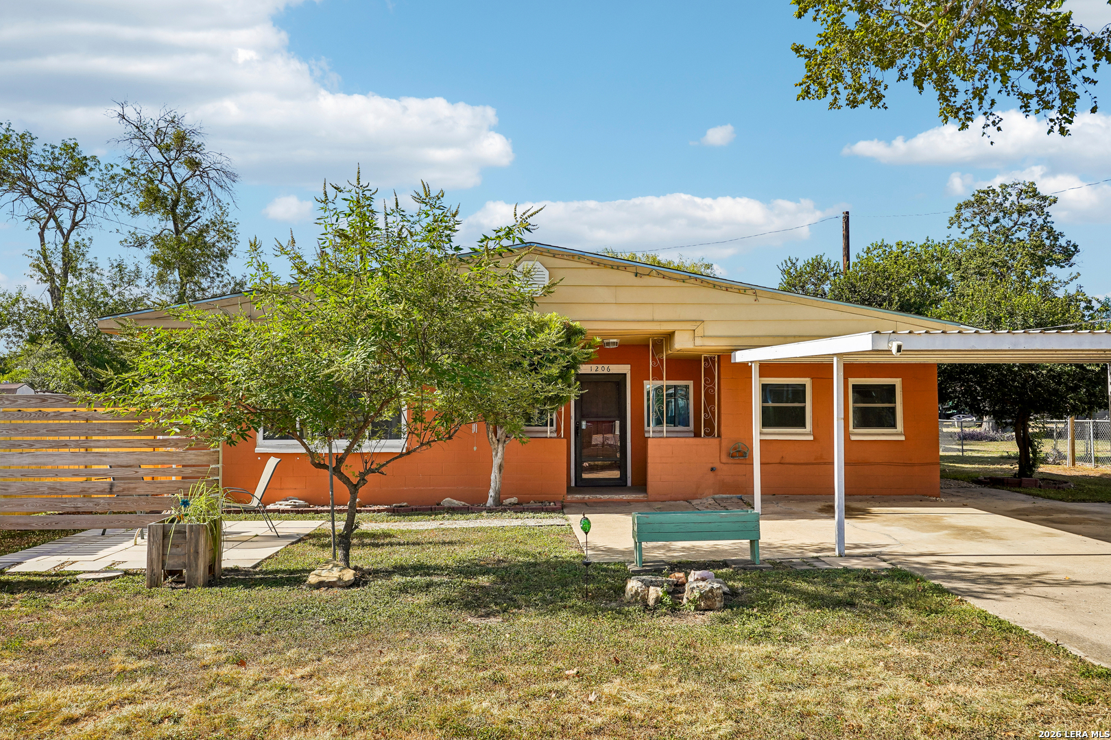 1206 W Villaret Boulevard San Antonio TX 78224