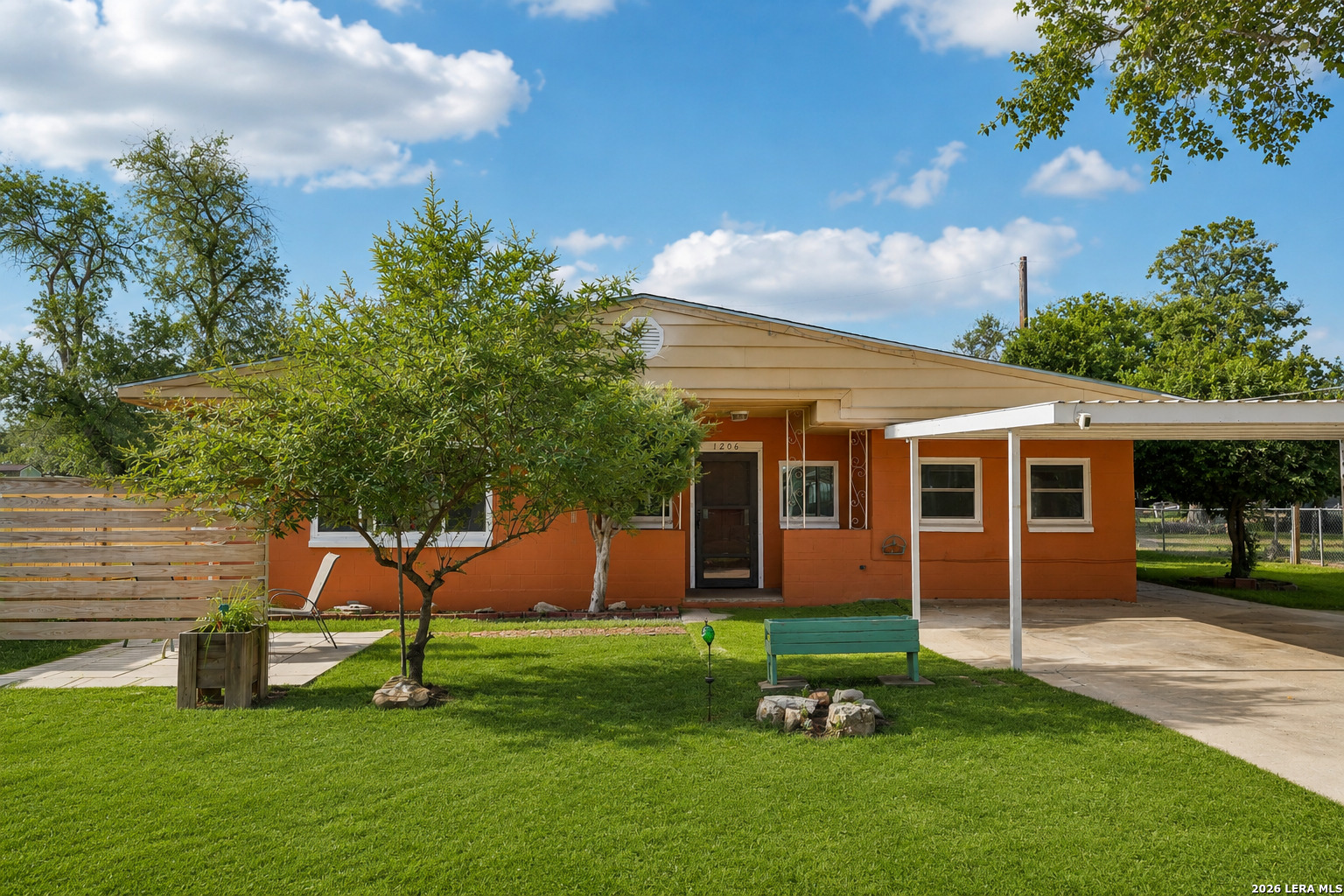 1206 W Villaret Boulevard San Antonio TX 78224