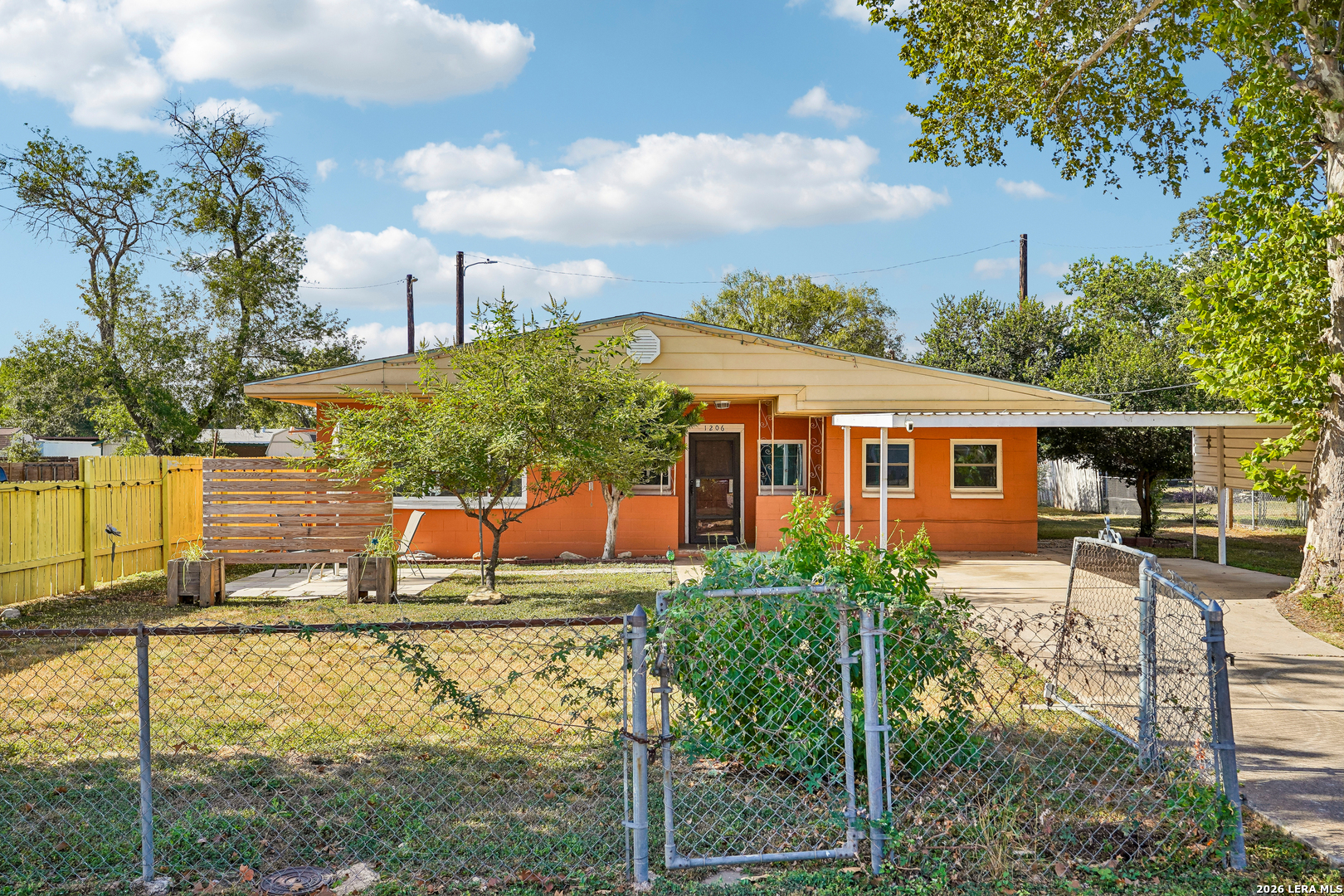 1206 W Villaret Boulevard San Antonio TX 78224