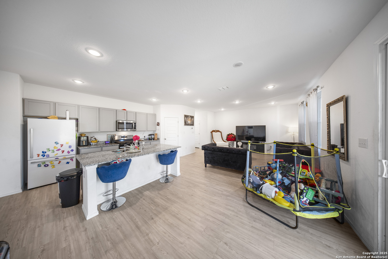 727 Corbin Bend San Antonio TX 78221