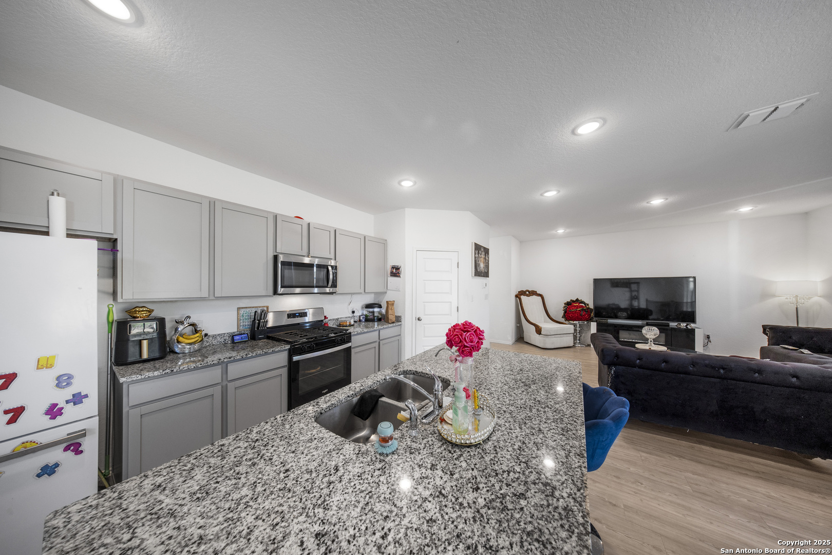 727 Corbin Bend San Antonio TX 78221