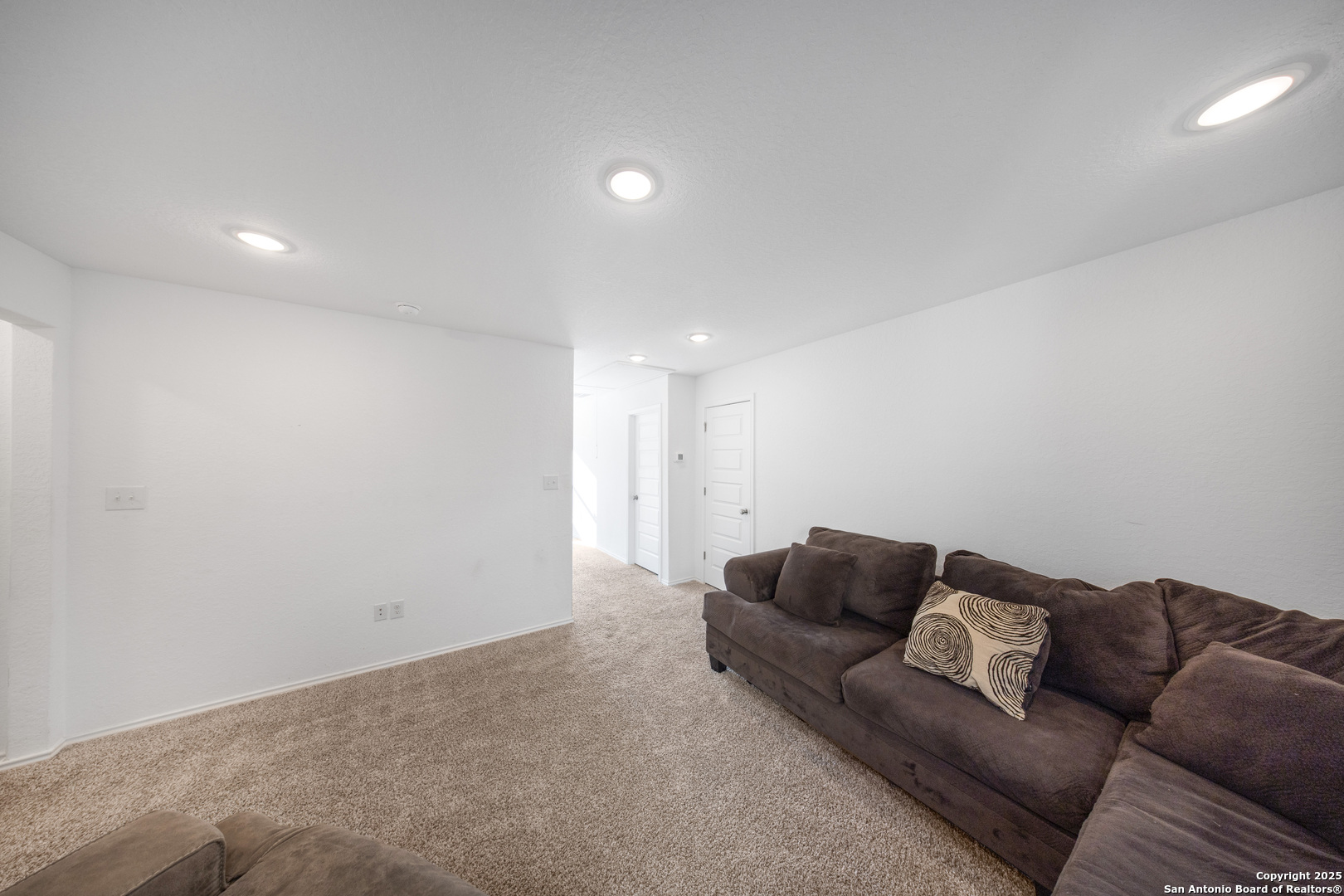 727 Corbin Bend San Antonio TX 78221