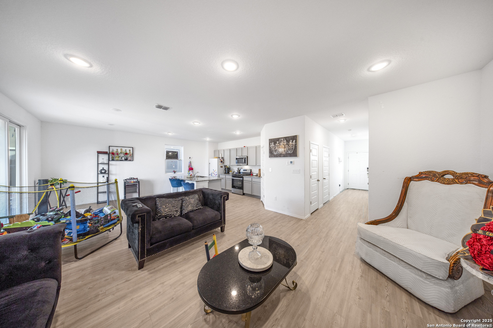 727 Corbin Bend San Antonio TX 78221