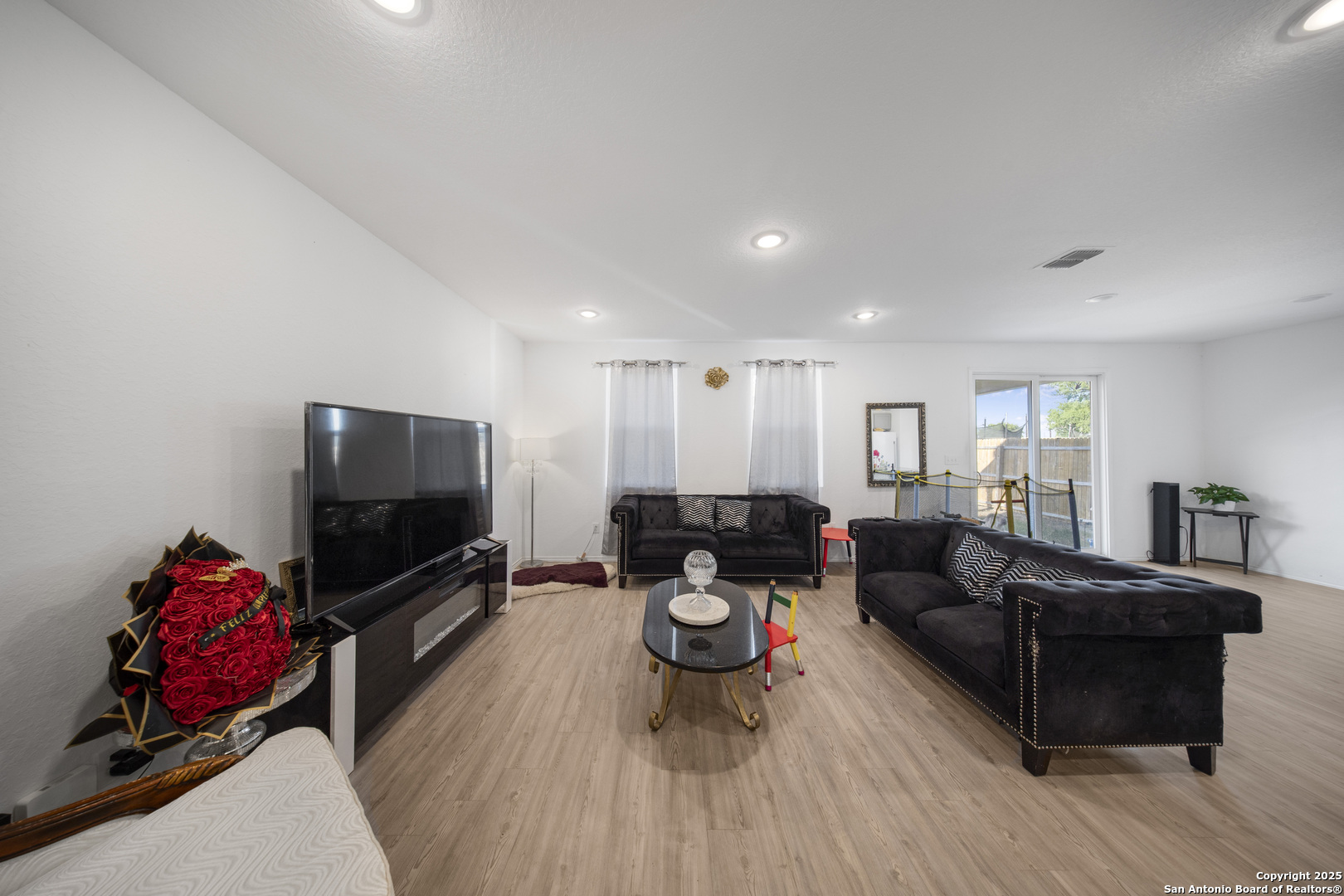 727 Corbin Bend San Antonio TX 78221