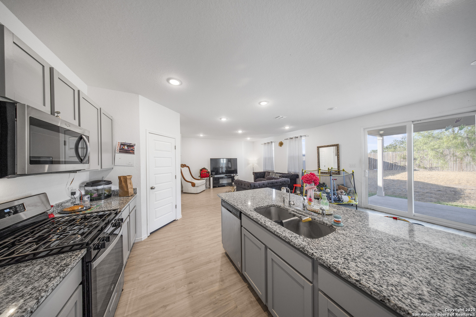 727 Corbin Bend San Antonio TX 78221
